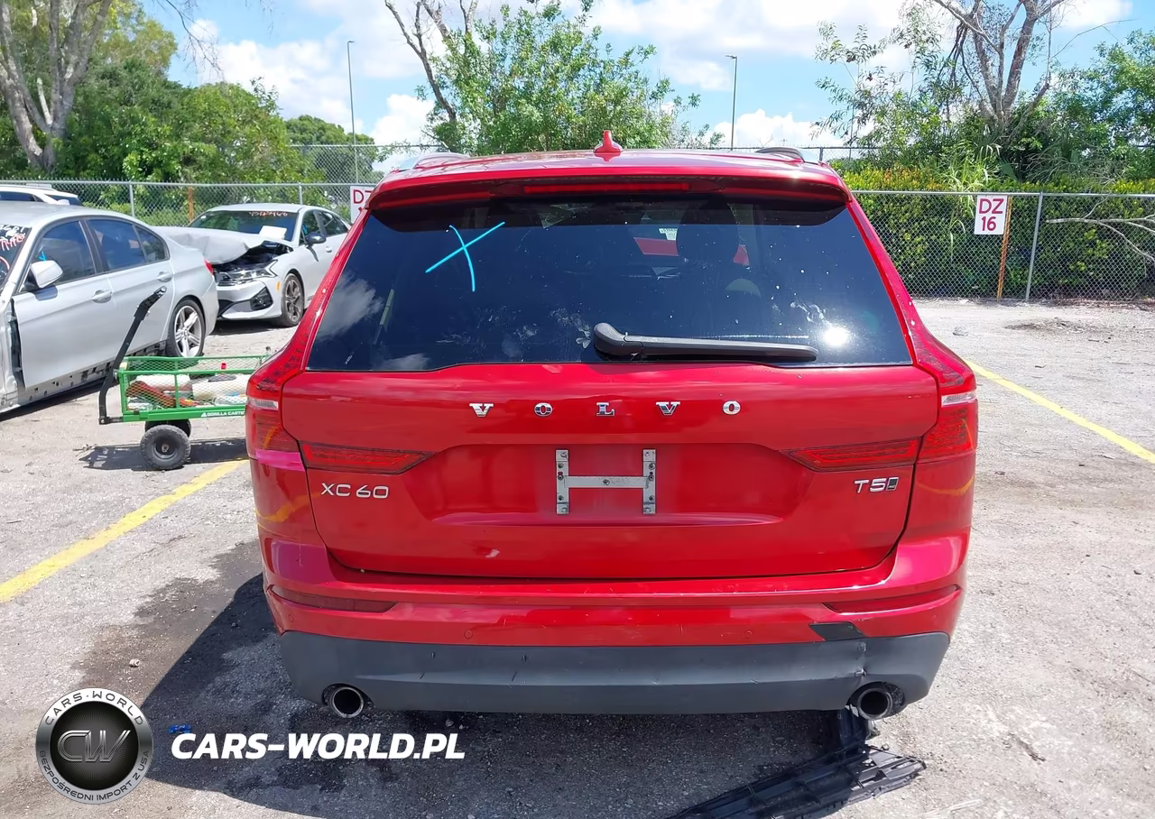 2018 Volvo Xc60 T5 Momentum VIN:LYV102RK8JB121304 - 15