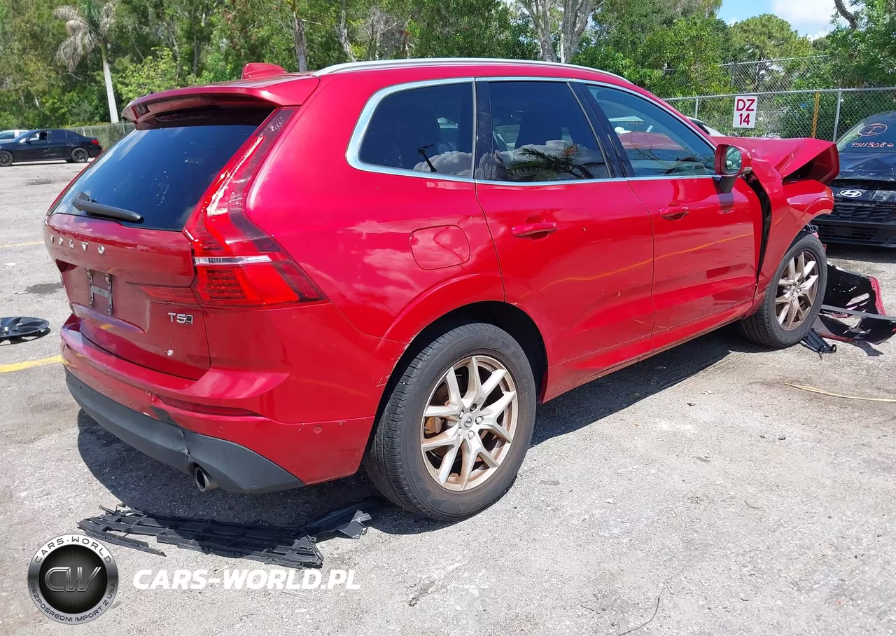 2018 Volvo Xc60 T5 Momentum VIN:LYV102RK8JB121304 - 4