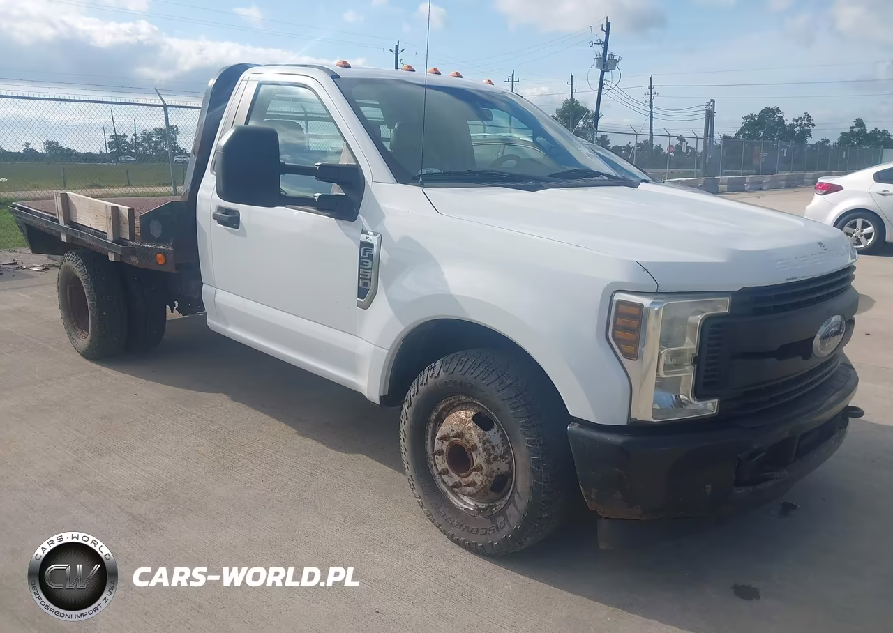 2018 Ford F-350 Chassis Xl