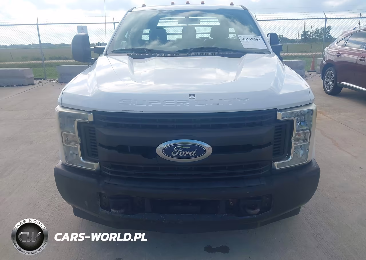 2018 Ford F-350 Chassis Xl VIN:1FDRF3G60JEC25844 - 12