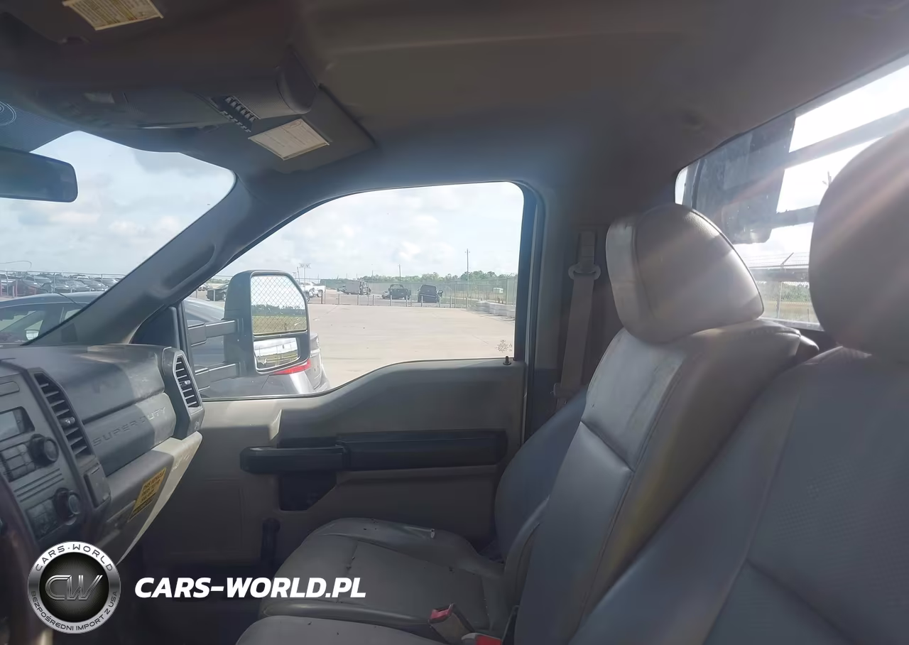 2018 Ford F-350 Chassis Xl VIN:1FDRF3G60JEC25844 - 6