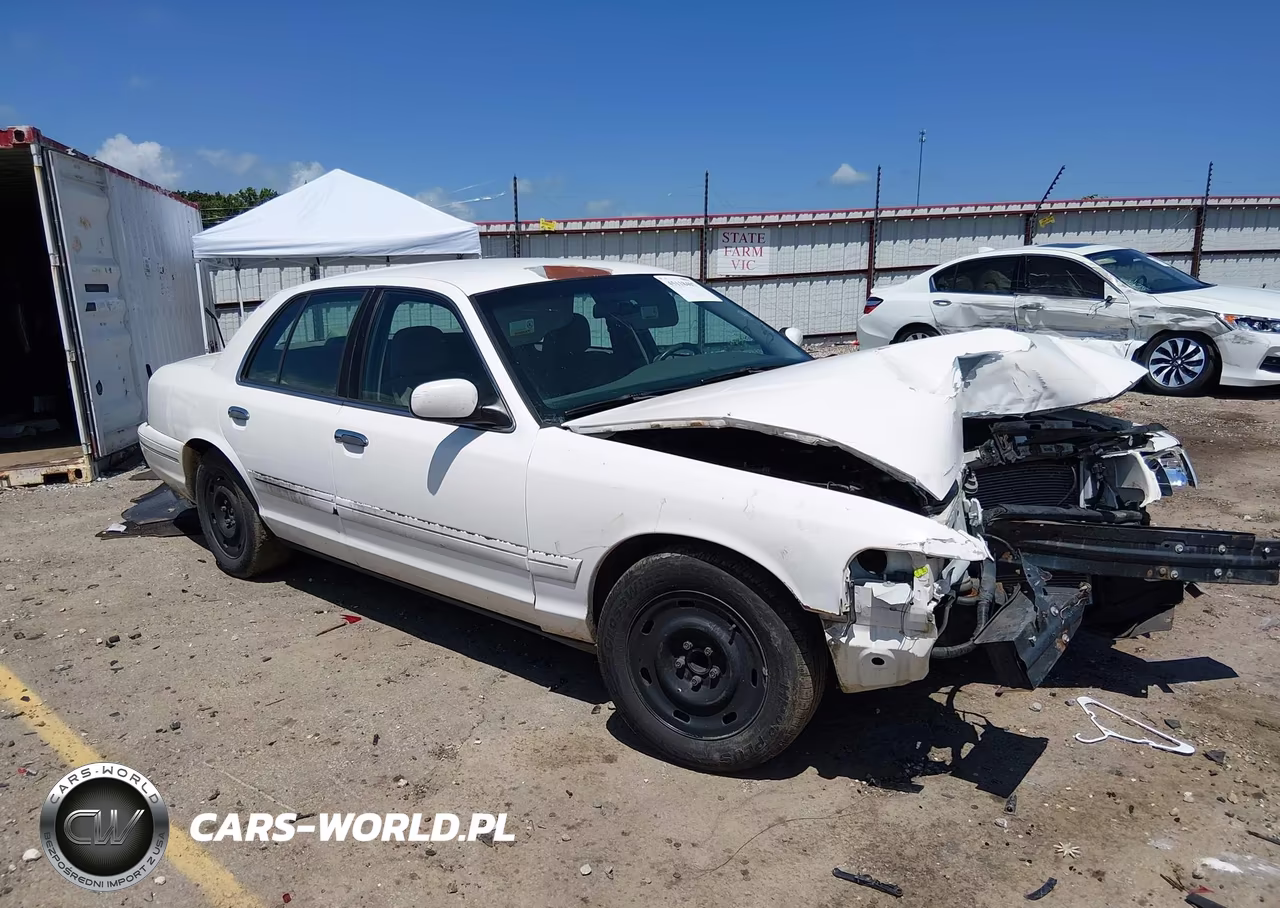 2003 Ford Crown Victoria Standard