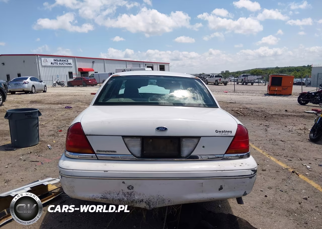 2003 Ford Crown Victoria Standard VIN:2FAFP73W83X156877 - 15