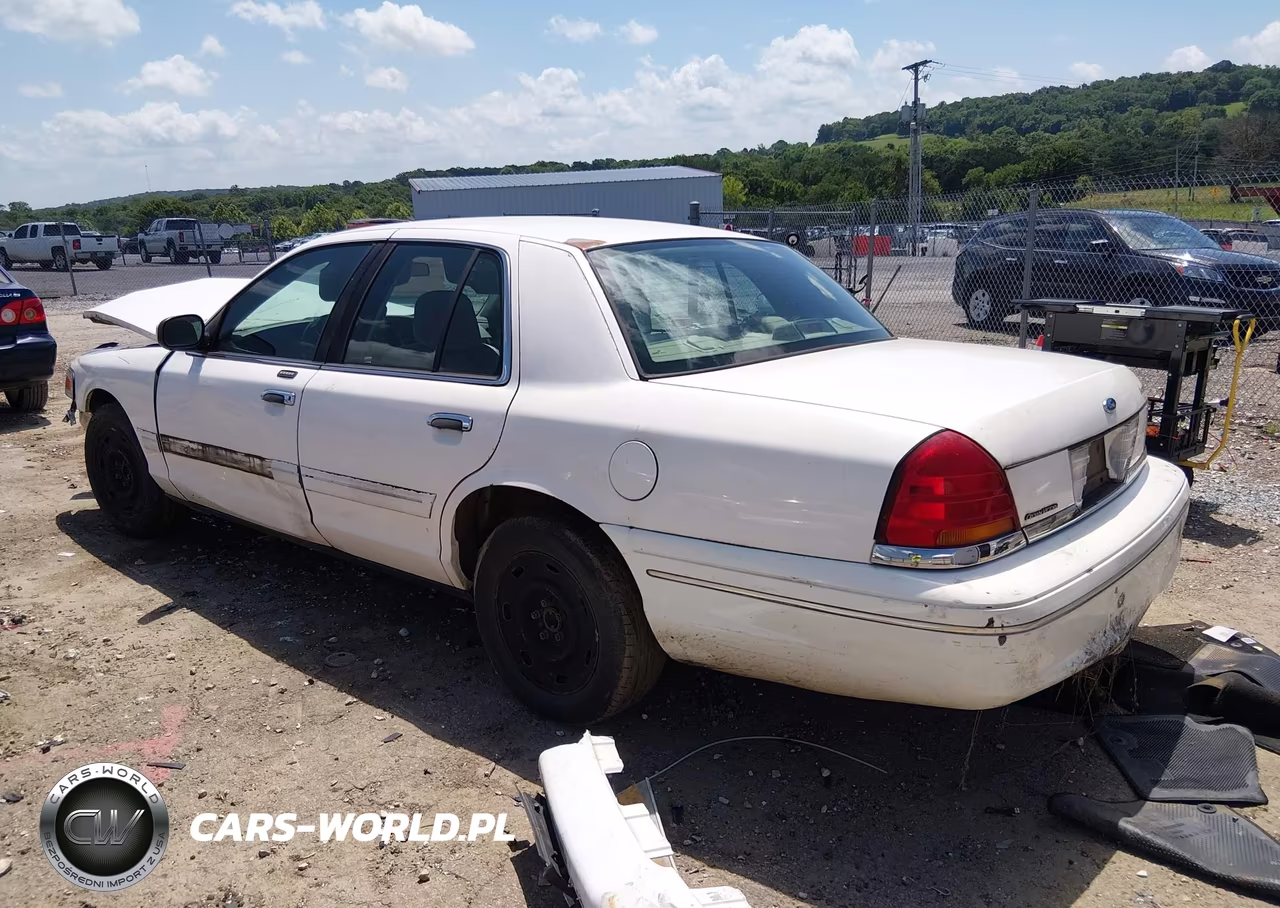 2003 Ford Crown Victoria Standard VIN:2FAFP73W83X156877 - 3