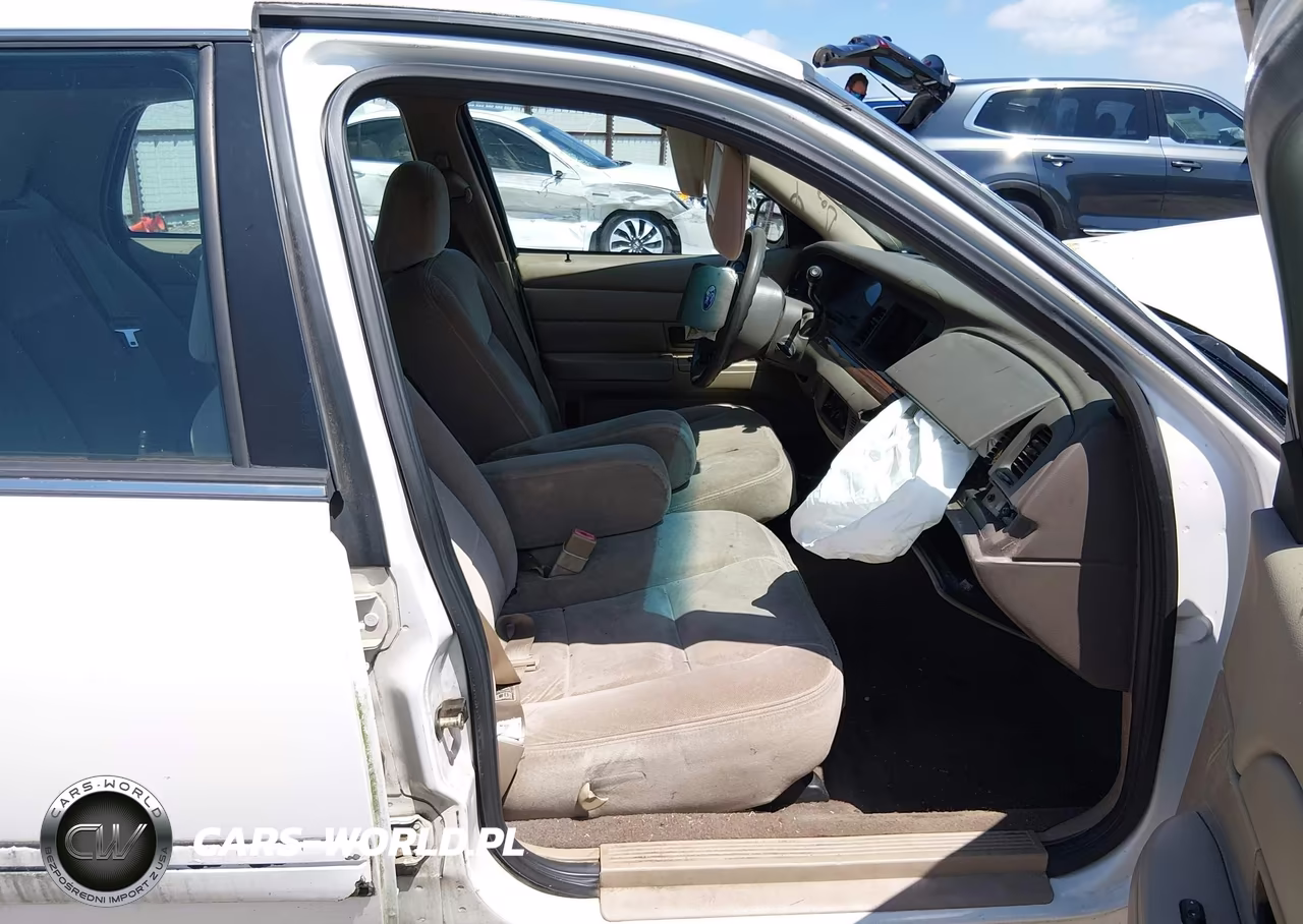 2003 Ford Crown Victoria Standard VIN:2FAFP73W83X156877 - 5