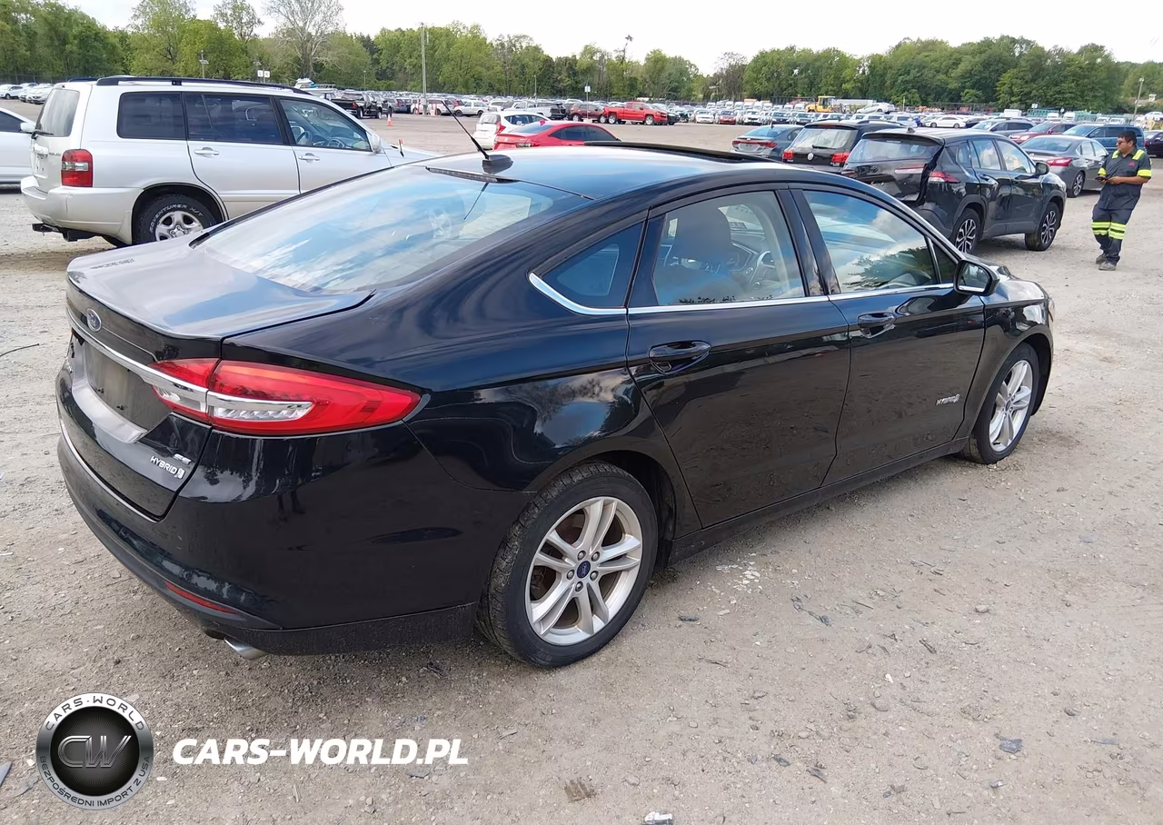 2018 Ford Fusion Hybrid Se VIN:3FA6P0LU7JR131972 - 4