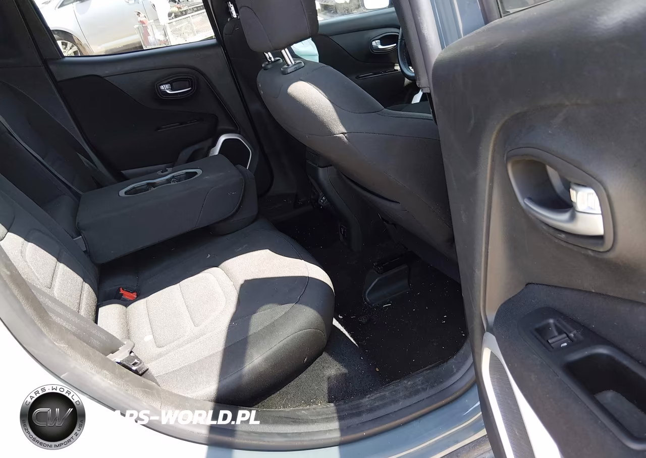 2018 Jeep Renegade Latitude 4X4 VIN:ZACCJBBBXJPG75953 - 8