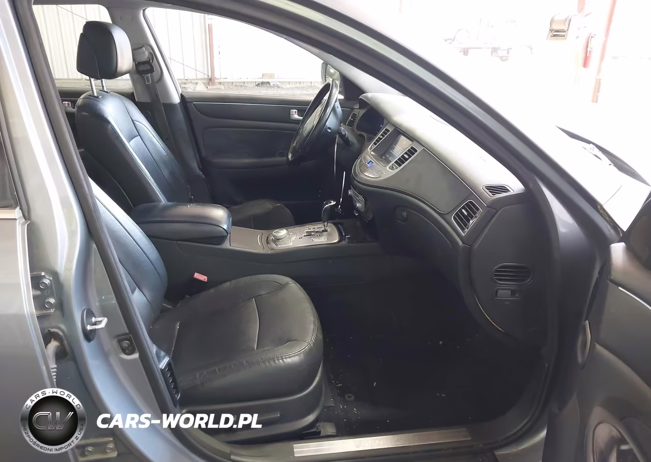 2014 Hyundai Genesis 3.8 VIN:KMHGC4DD8EU263696 - 5