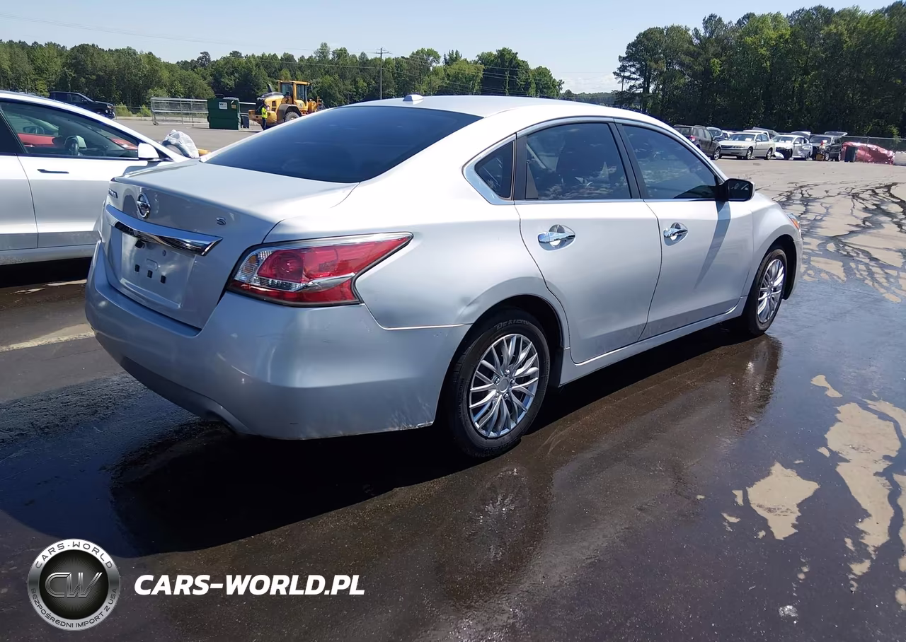 2015 Nissan Altima 2.5 S VIN:1N4AL3AP8FN907329 - 4