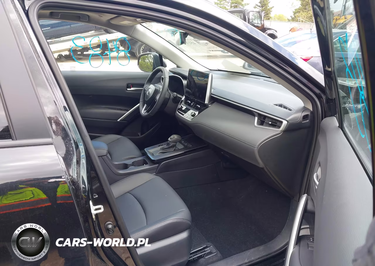 2026 Toyota Corolla Cross Xle VIN:7MUDAABG8TV149164 - 5