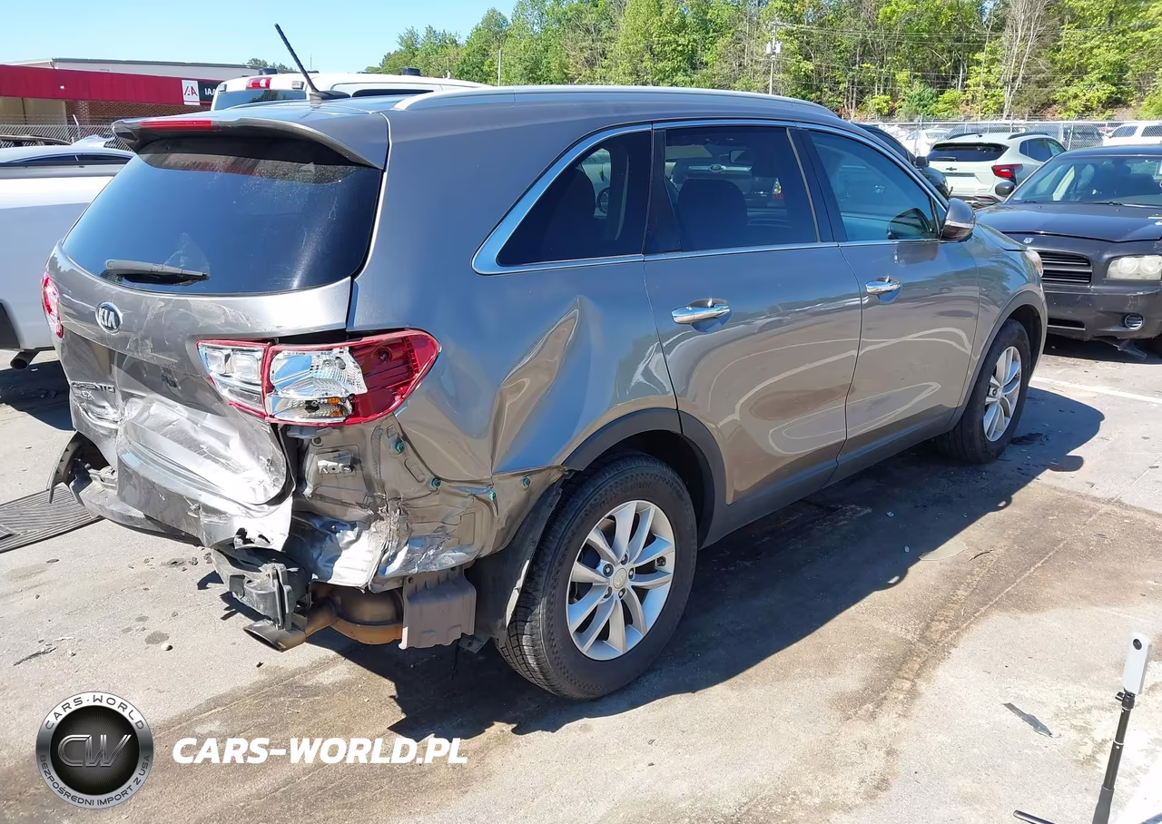 2017 Kia Sorento 2.4L Lx VIN:5XYPG4A31HG257930 - 4