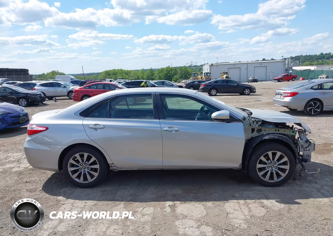 2016 Toyota Camry Xle VIN:4T4BF1FK5GR532547 - 14