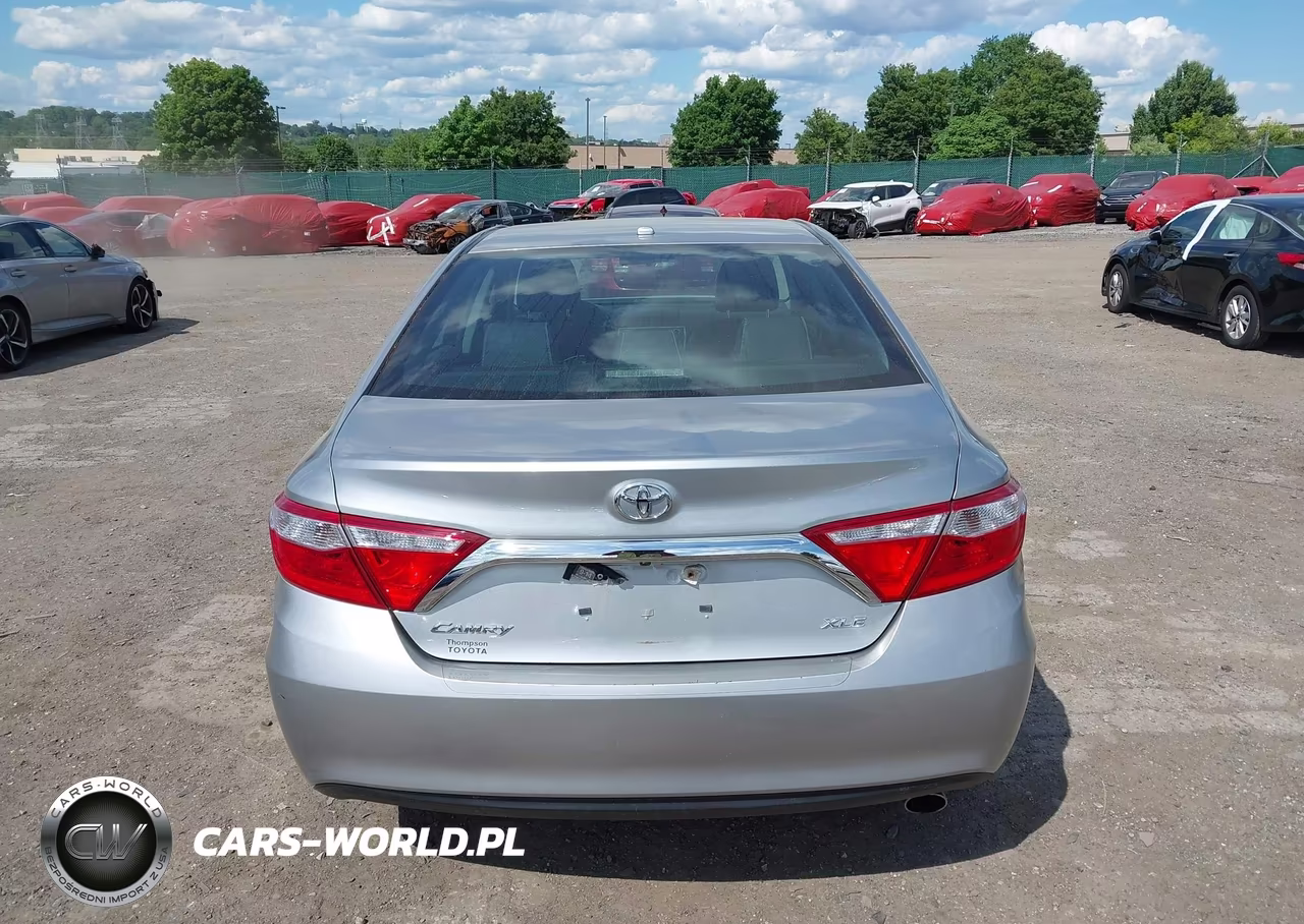 2016 Toyota Camry Xle VIN:4T4BF1FK5GR532547 - 17