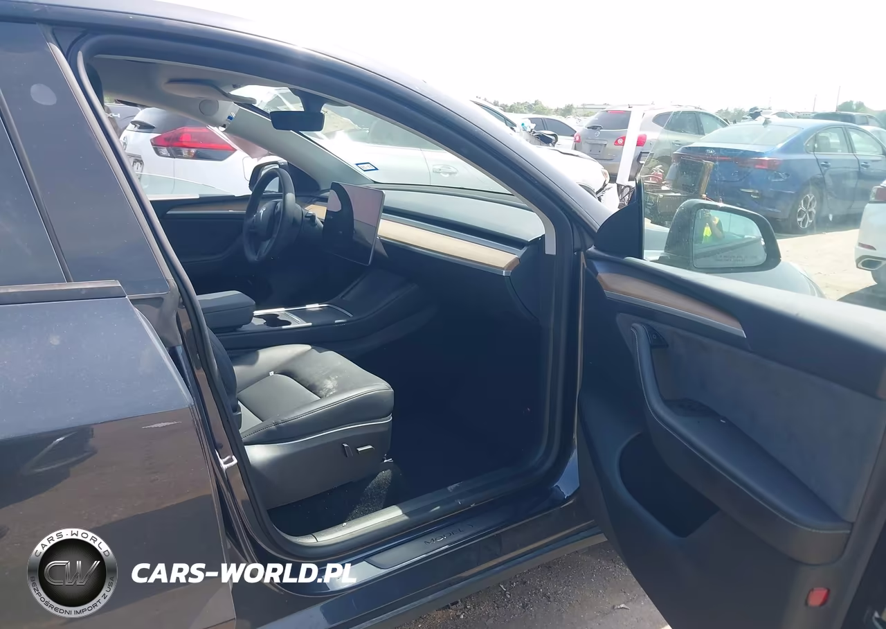 2025 Tesla Model Y Long Range Dual Motor Rear-Wheel Drive VIN:7SAYGDED5SA347359 - 5
