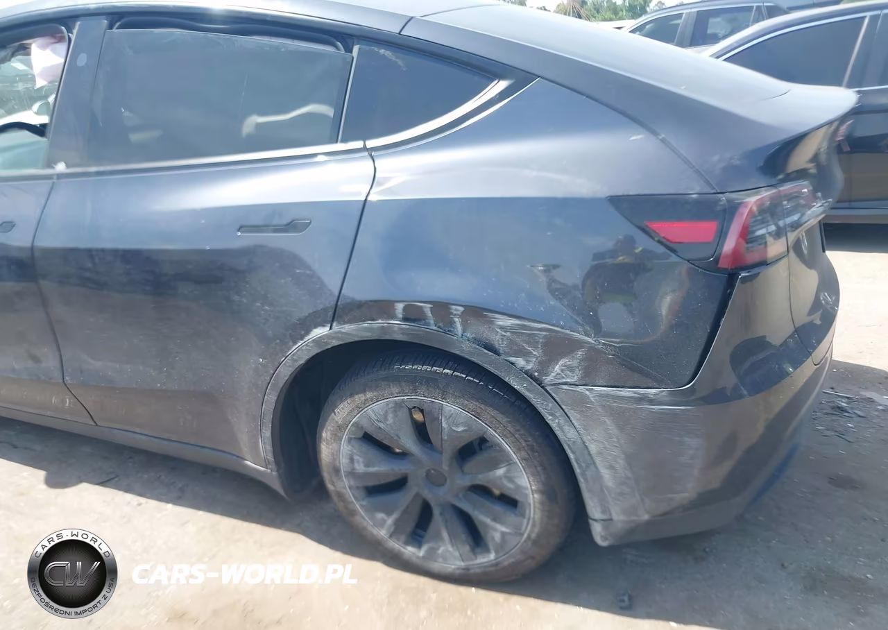 2025 Tesla Model Y Long Range Dual Motor Rear-Wheel Drive VIN:7SAYGDED5SA347359 - 6