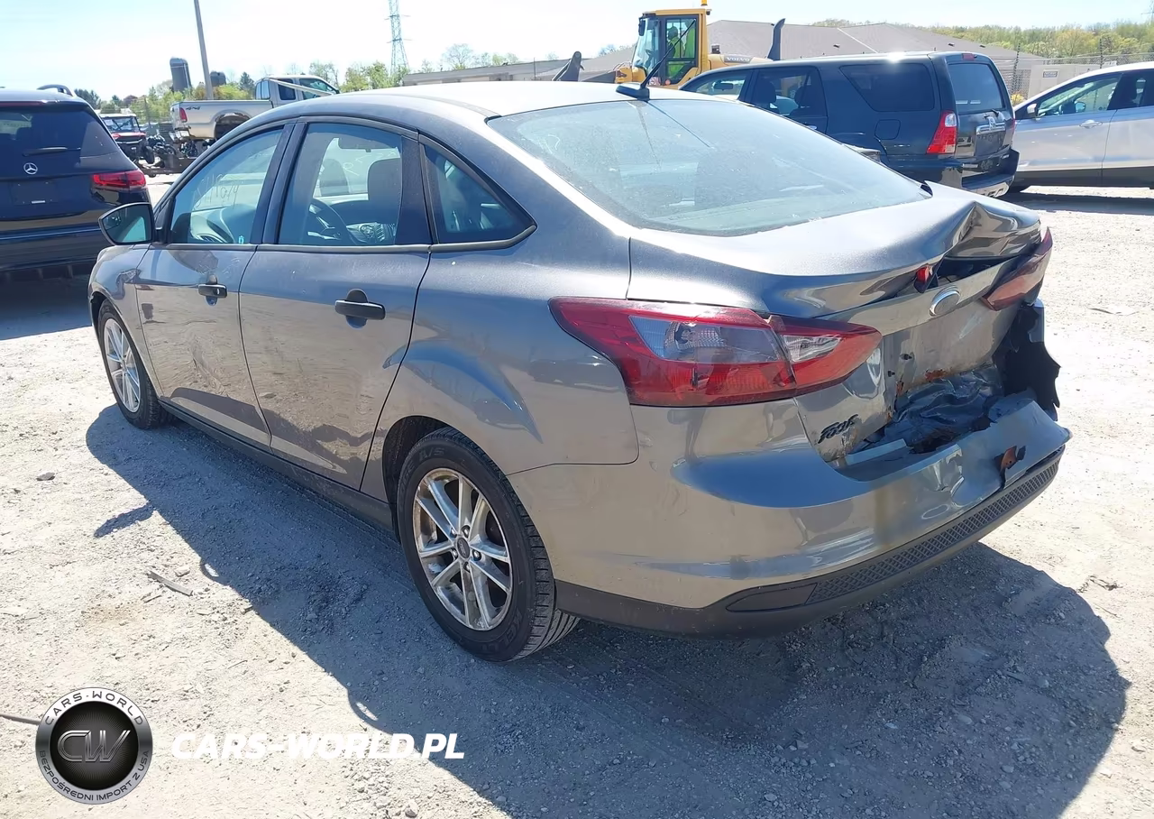 2012 Ford Focus S VIN:1FAHP3E25CL173032 - 3