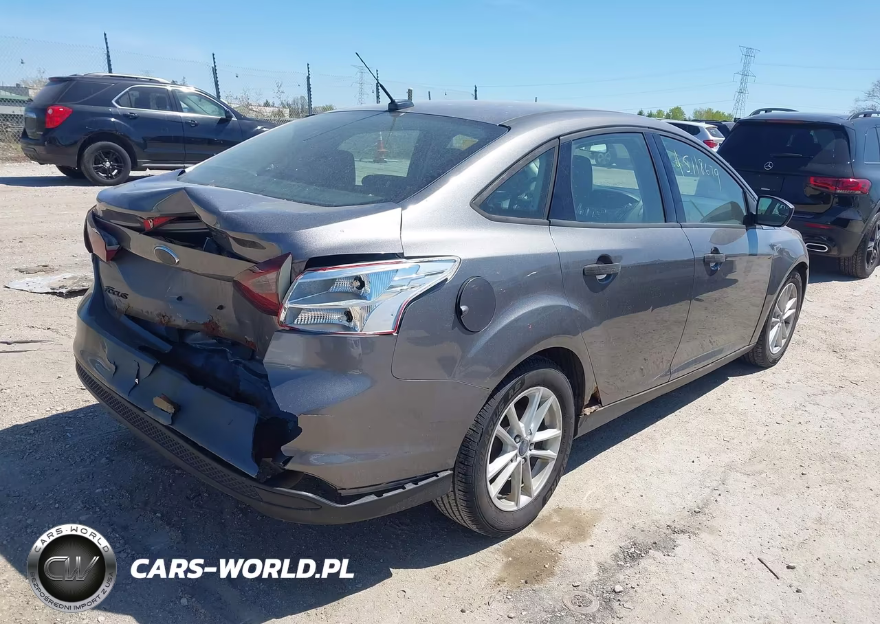2012 Ford Focus S VIN:1FAHP3E25CL173032 - 4