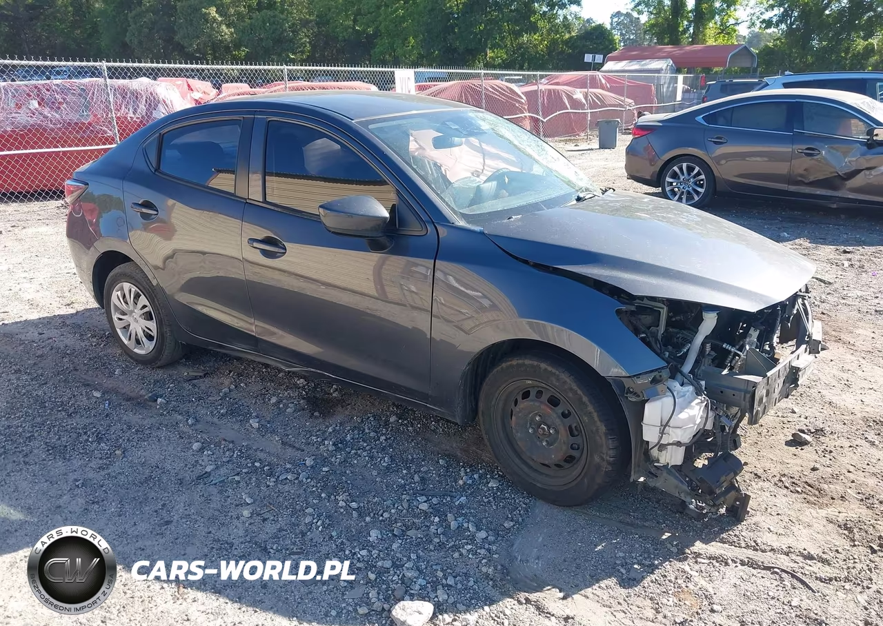 2019 Toyota Yaris L – zdjęcie 1 z 17