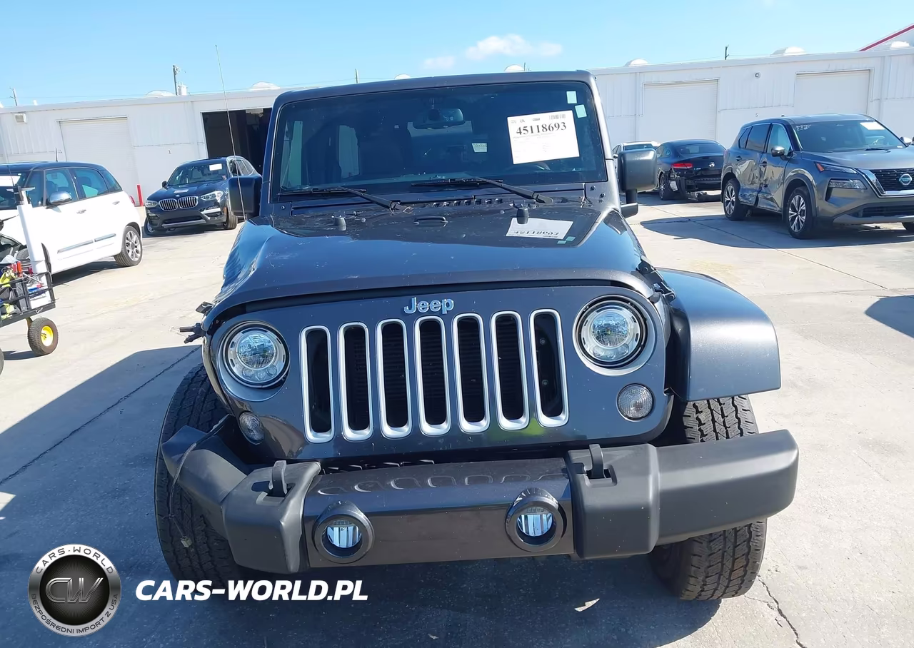 2017 Jeep Wrangler Unlimited Sahara 4X4 VIN:1C4BJWEG3HL531458 - 12