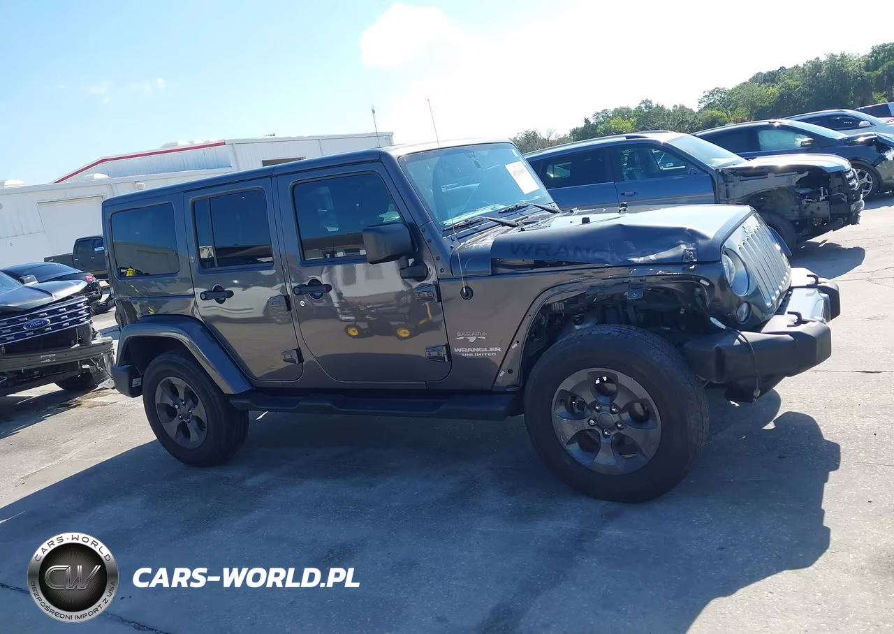 2017 Jeep Wrangler Unlimited Sahara 4X4 VIN:1C4BJWEG3HL531458 - 13