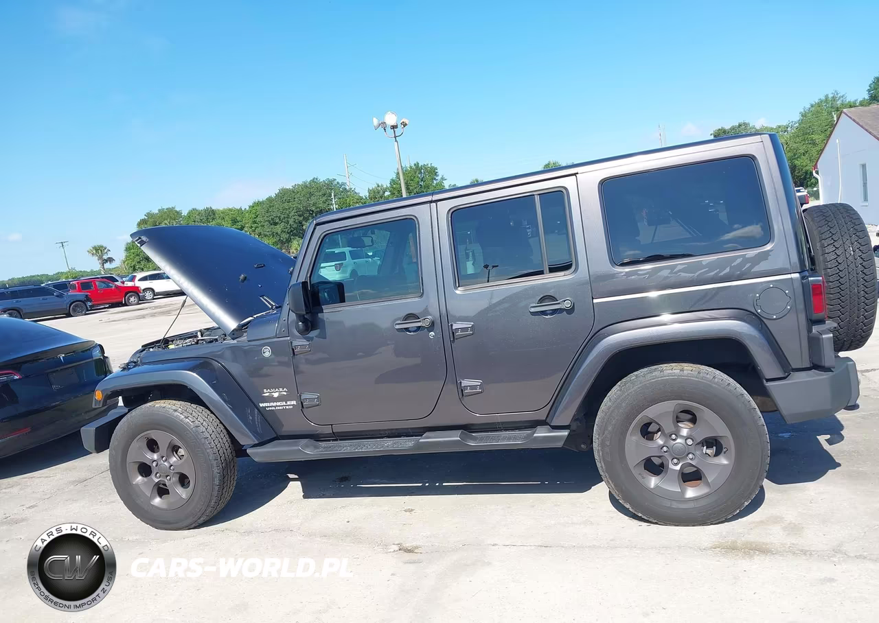 2017 Jeep Wrangler Unlimited Sahara 4X4 VIN:1C4BJWEG3HL531458 - 14
