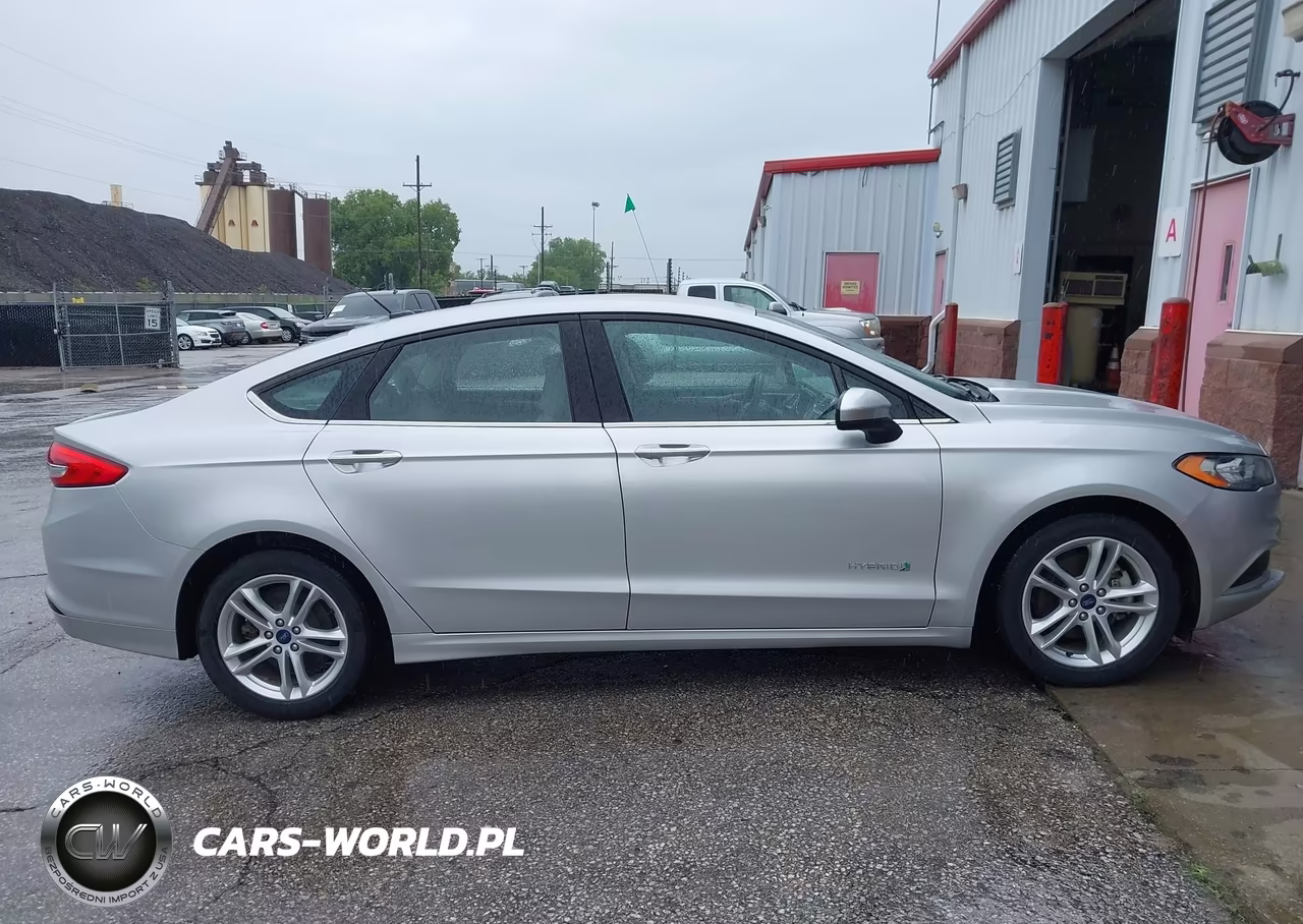 2018 Ford Fusion Hybrid S VIN:3FA6P0UU4JR100919 - 18