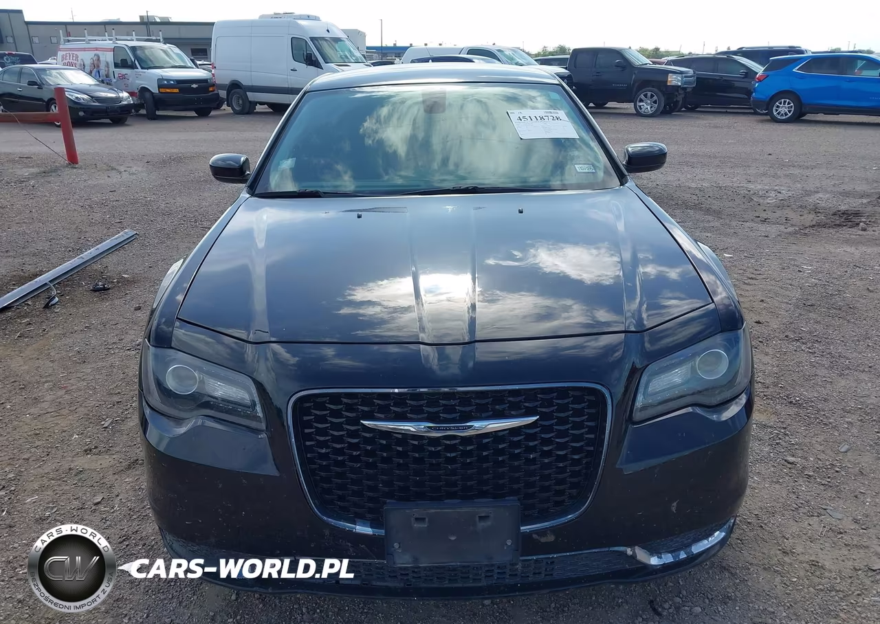 2020 Chrysler 300 Touring VIN:2C3CCAAGXLH158856 - 13