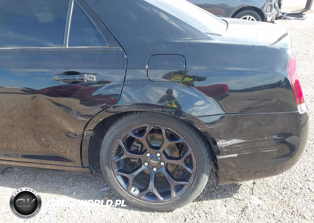 2020 Chrysler 300 Touring VIN:2C3CCAAGXLH158856 - 18