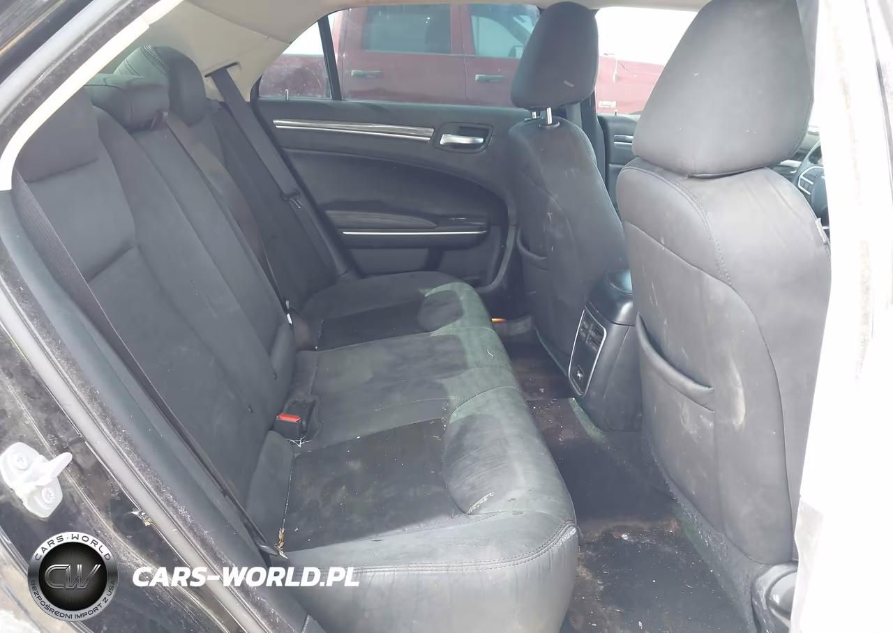 2020 Chrysler 300 Touring VIN:2C3CCAAGXLH158856 - 8