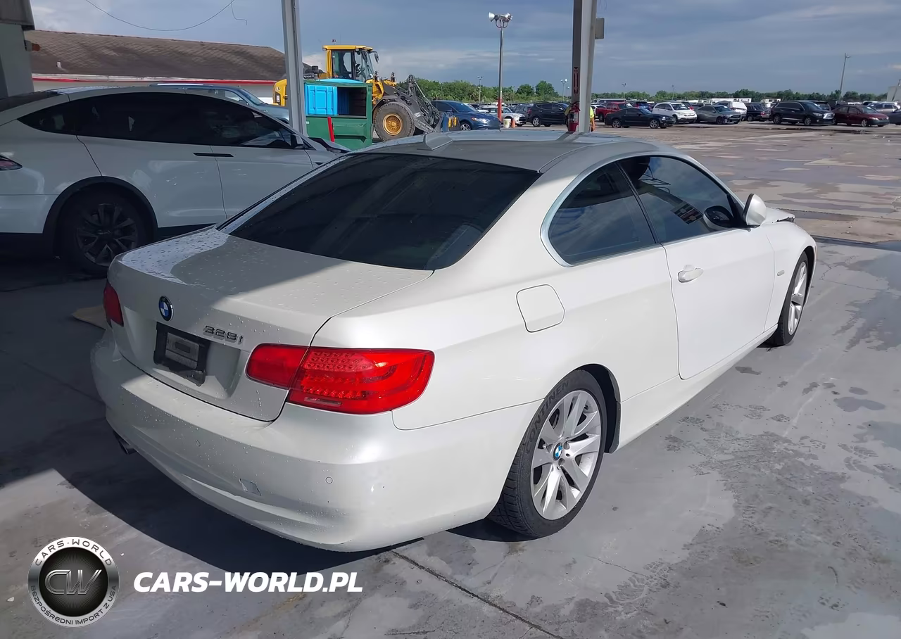 2013 BMW 328I VIN:WBAKE3C5XDE772062 - 4