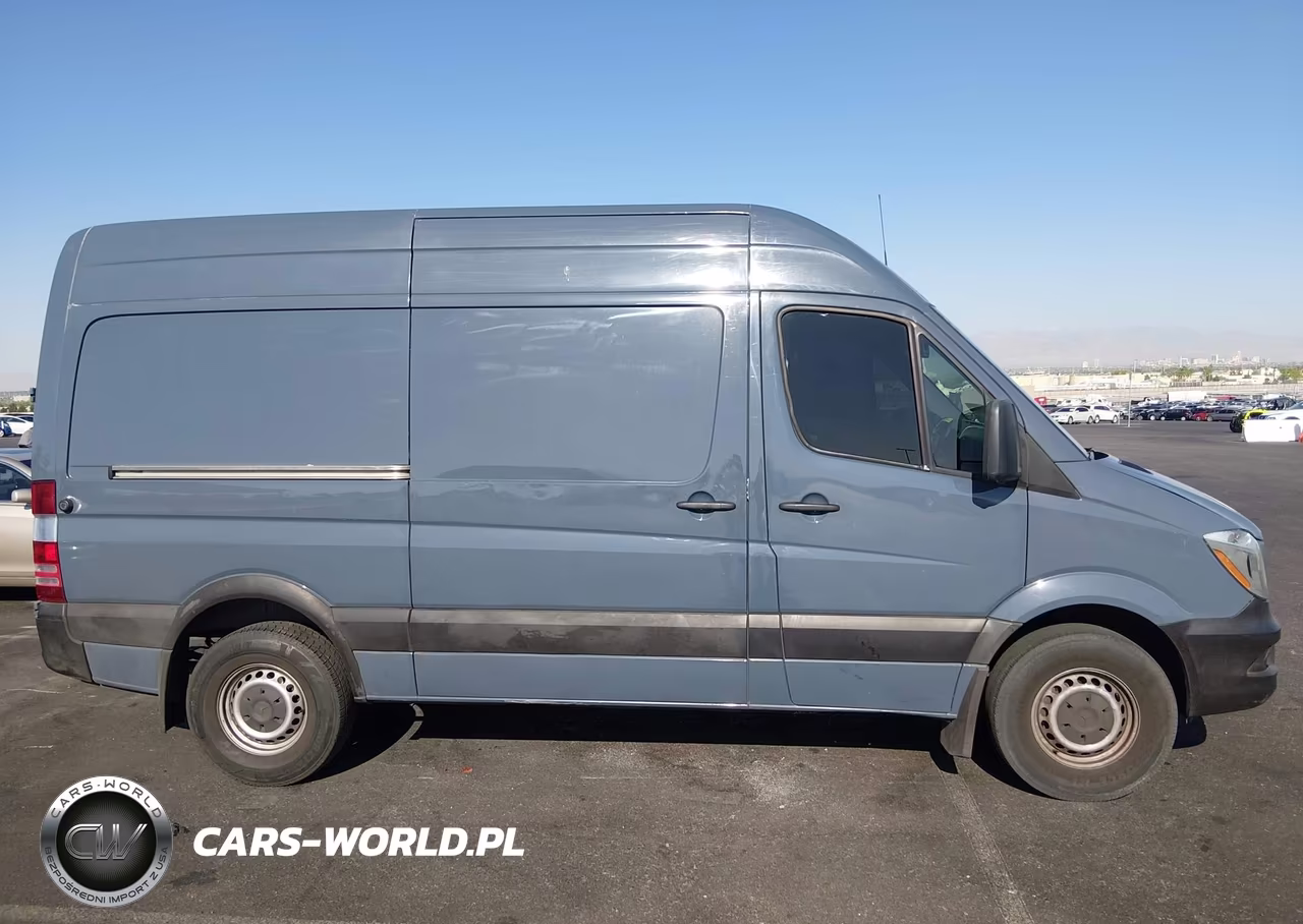 2018 Mercedes-Benz Sprinter 2500 Standard Roof V6 VIN:WD3PE7CD5JP623849 - 14