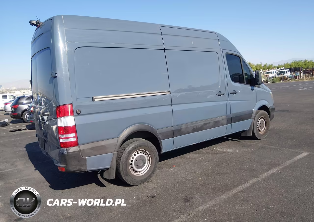 2018 Mercedes-Benz Sprinter 2500 Standard Roof V6 VIN:WD3PE7CD5JP623849 - 4