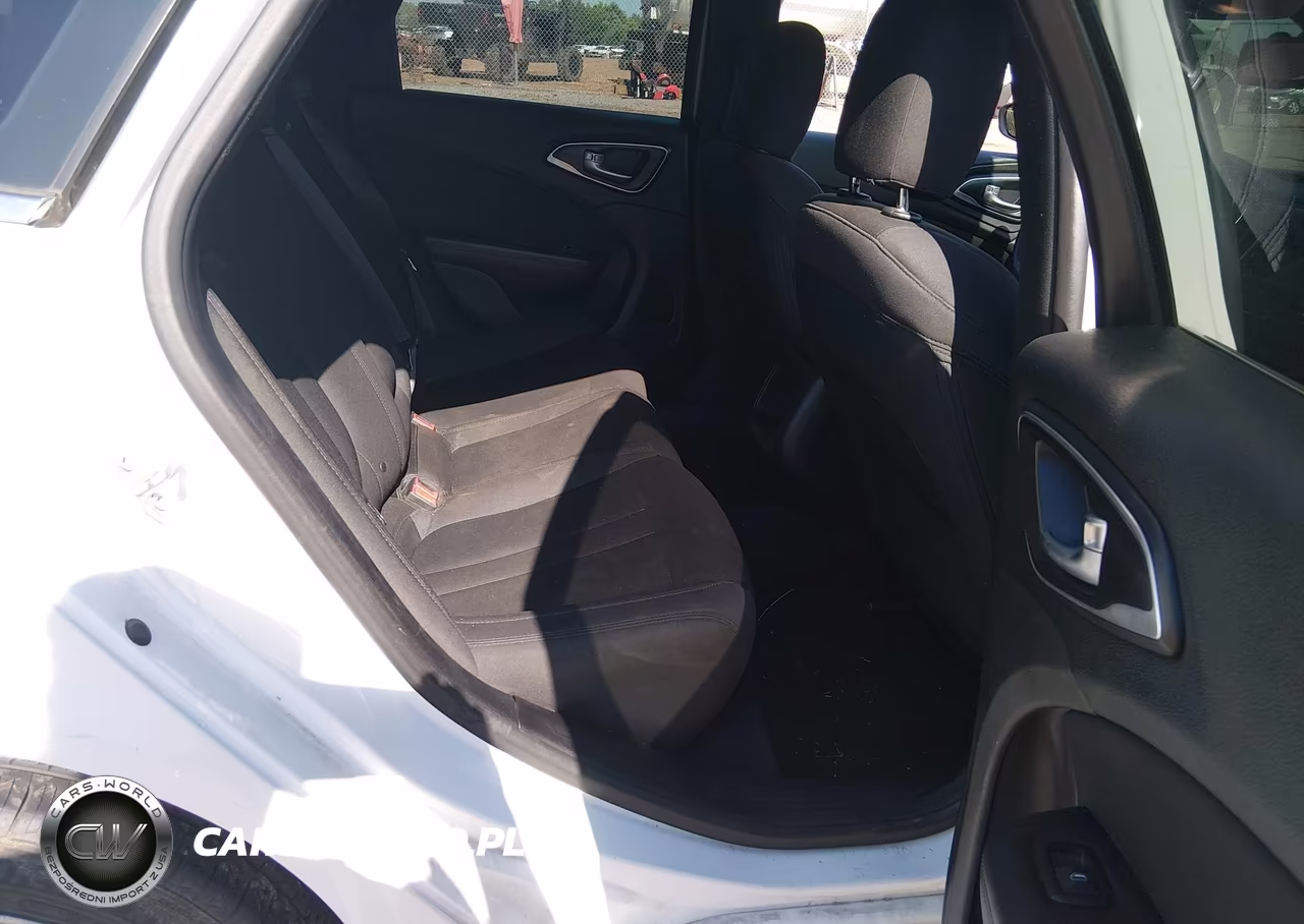 2016 Chrysler 200 Limited VIN:1C3CCCAB9GN145514 - 8
