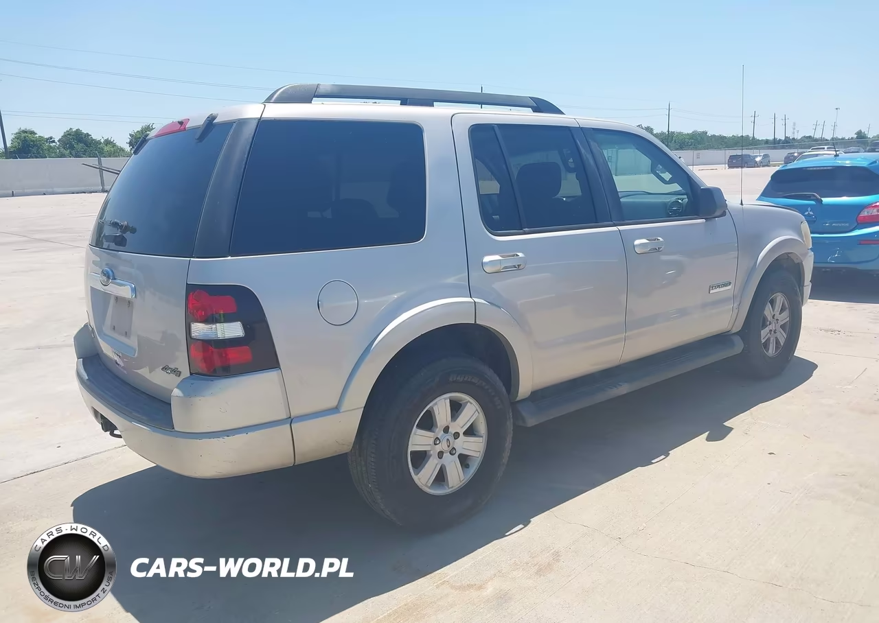 2008 Ford Explorer Xlt VIN:1FMEU73E68UA81807 - 4