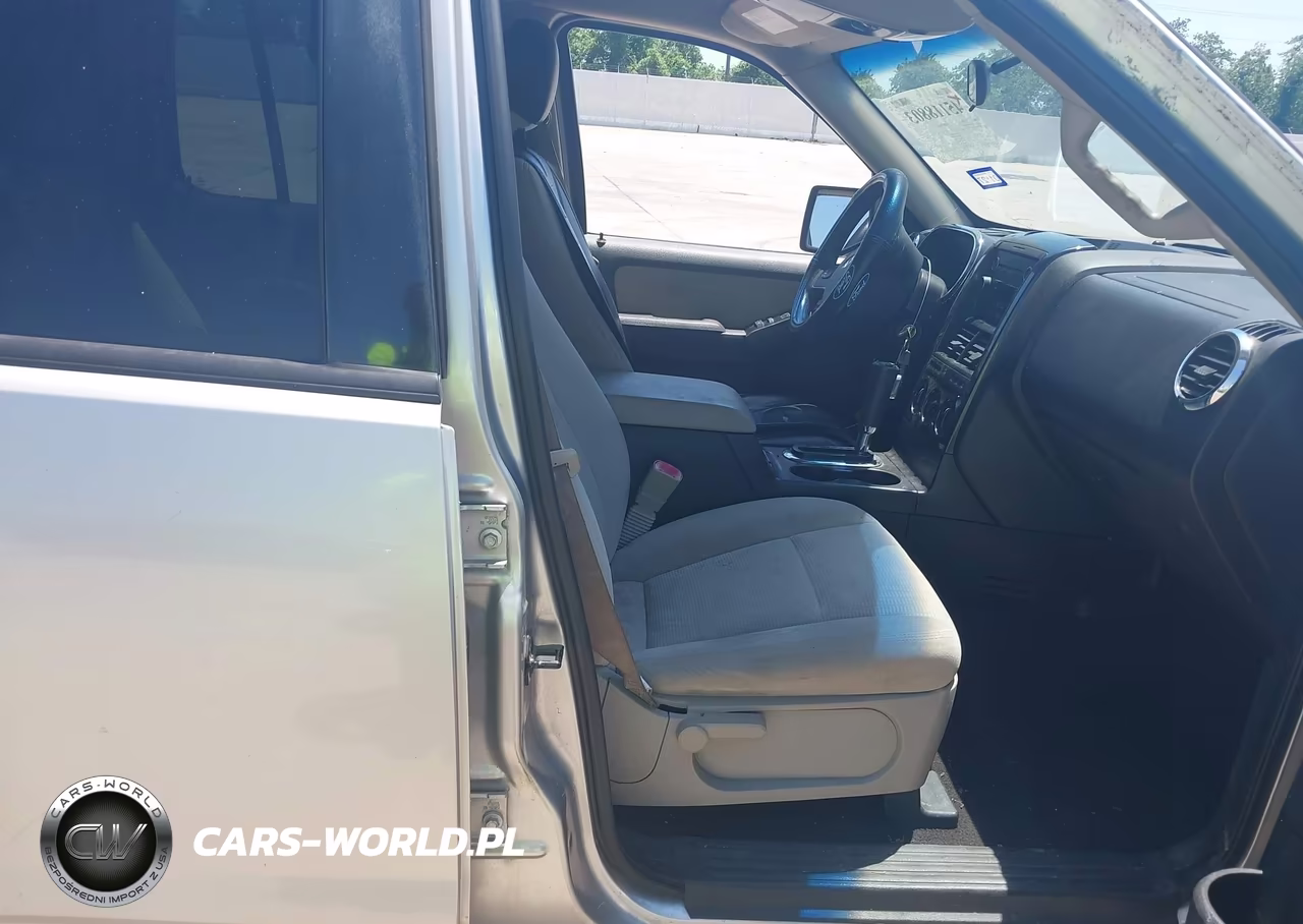 2008 Ford Explorer Xlt VIN:1FMEU73E68UA81807 - 5