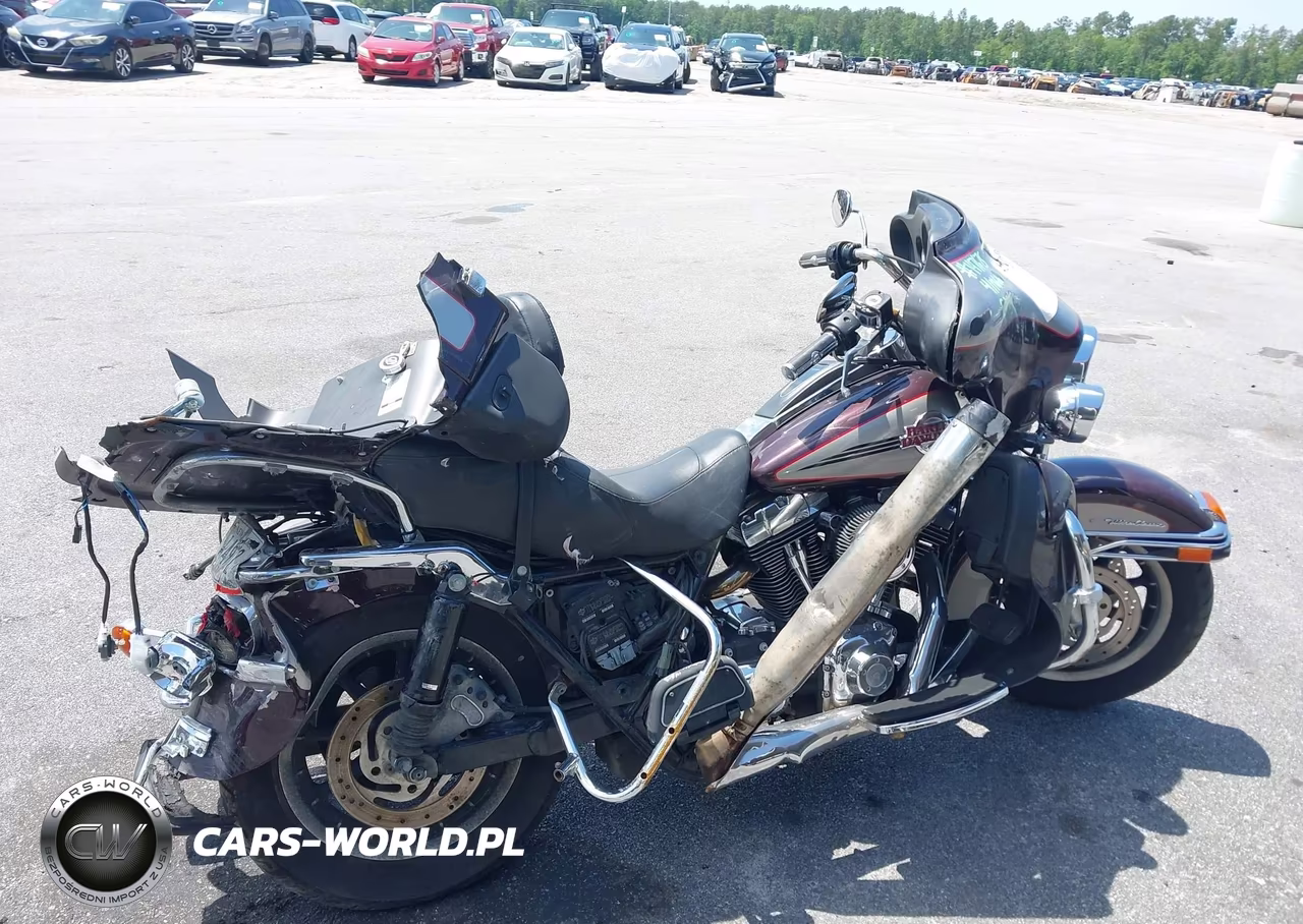 2007 Harley-Davidson Flhtcui VIN:1HD1FC4147Y722685 - 4