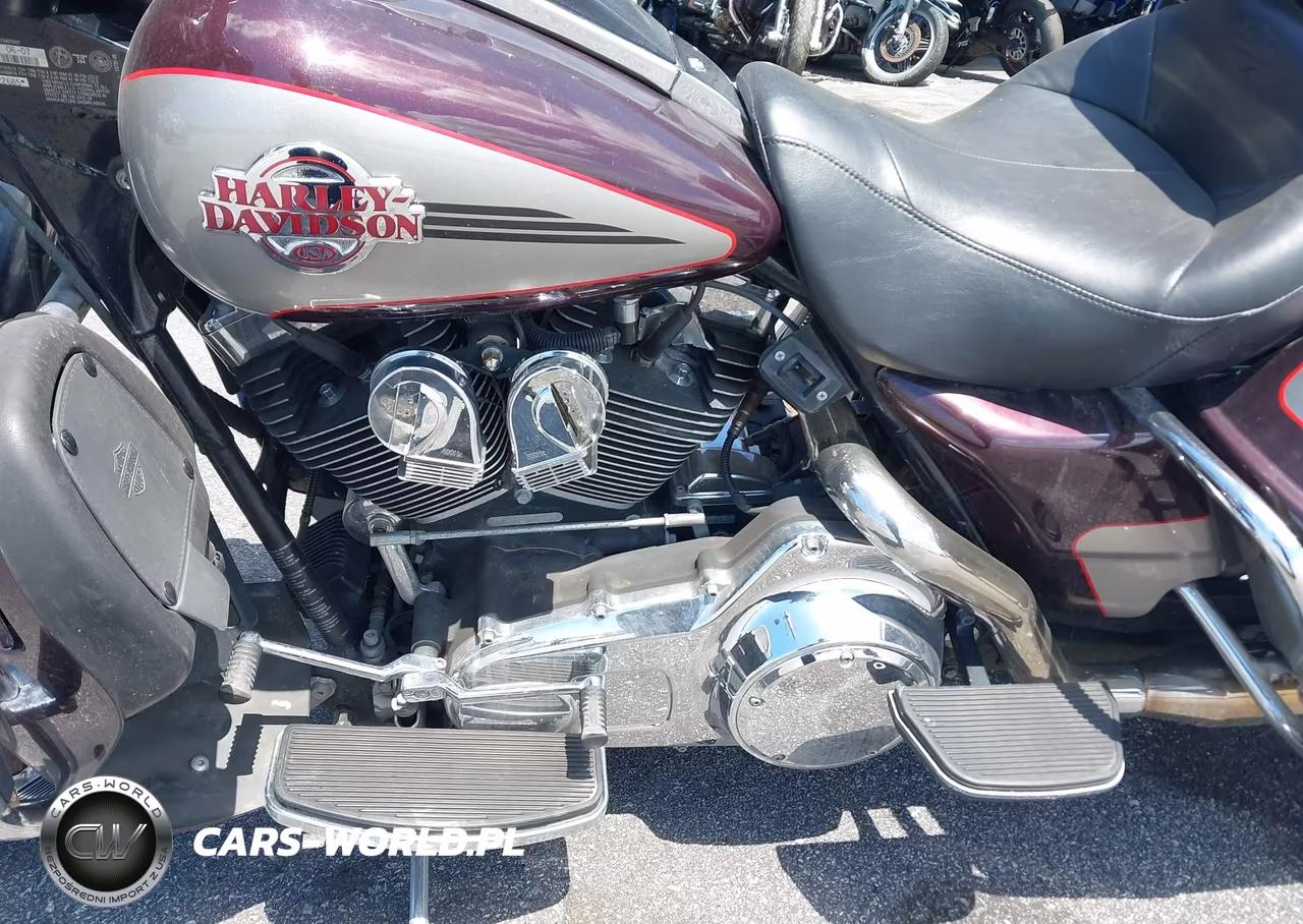 2007 Harley-Davidson Flhtcui VIN:1HD1FC4147Y722685 - 9