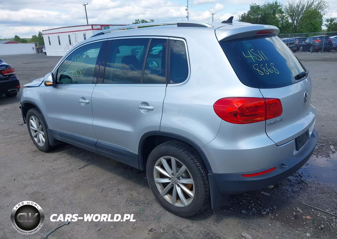 2017 Volkswagen Tiguan 2.0T Wolfsburg Edition VIN:WVGSV7AX5HK023901 - 3