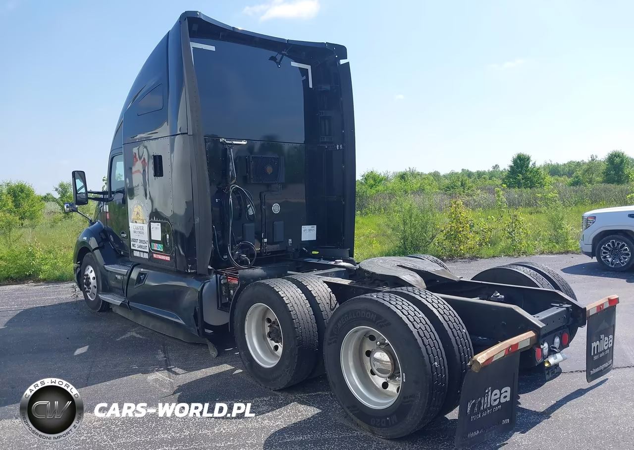 2018 Kenworth T680 VIN:1XKYDP9X1JJ214253 - 17