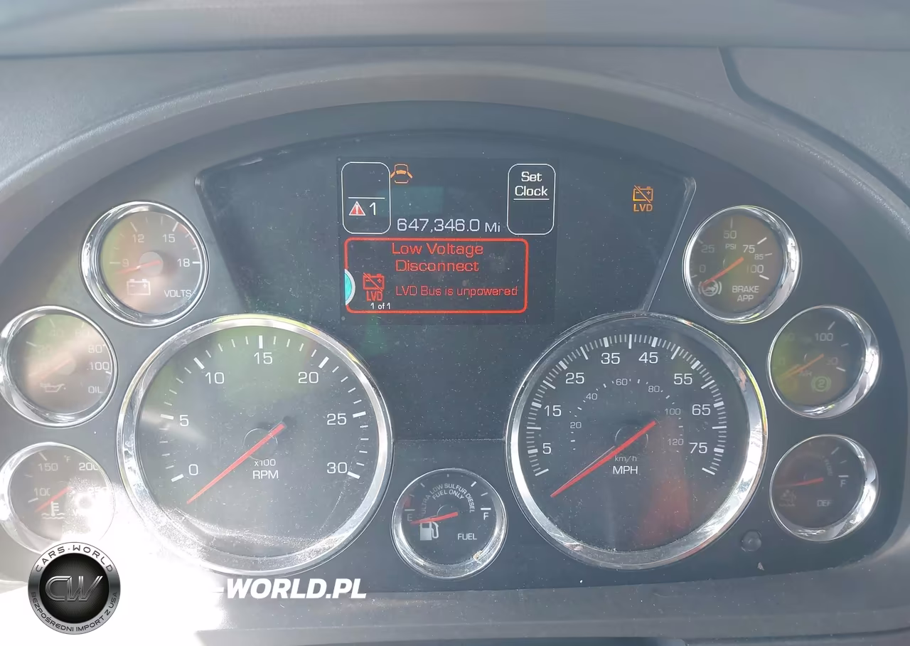 2018 Kenworth T680 VIN:1XKYDP9X1JJ214253 - 5