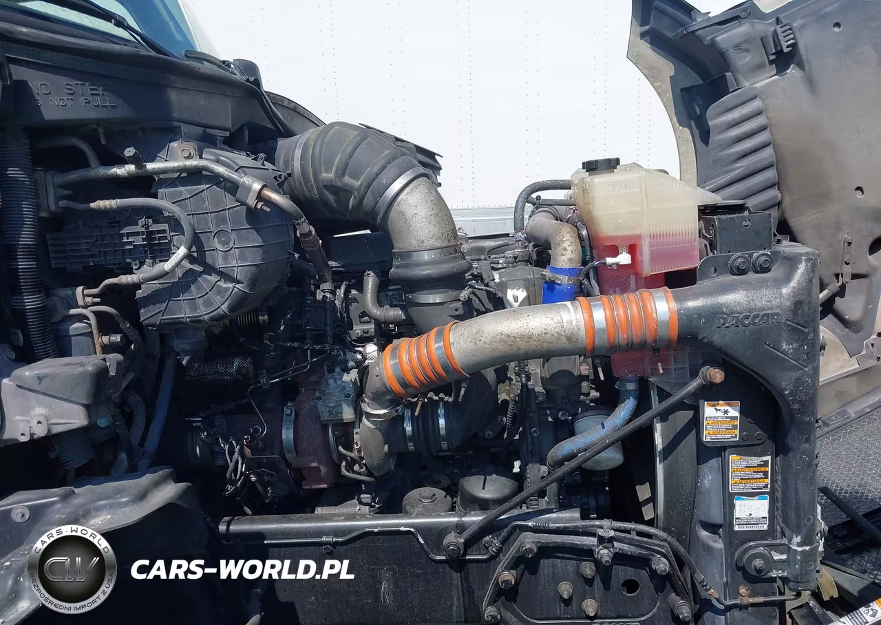 2018 Kenworth T680 VIN:1XKYDP9X1JJ214253 - 9