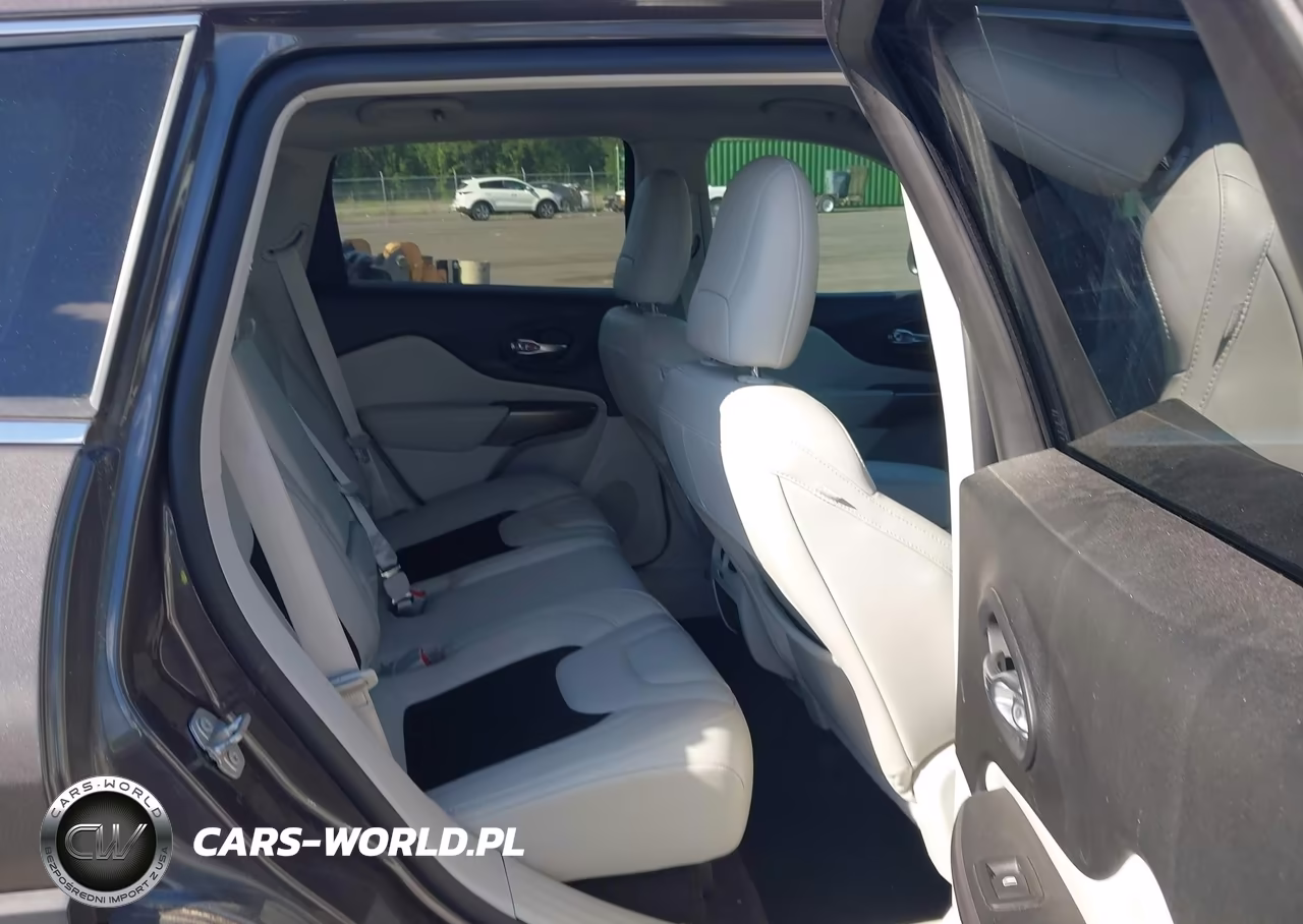 2021 Jeep Cherokee Latitude Plus Fwd VIN:1C4PJLLB9MD196139 - 8