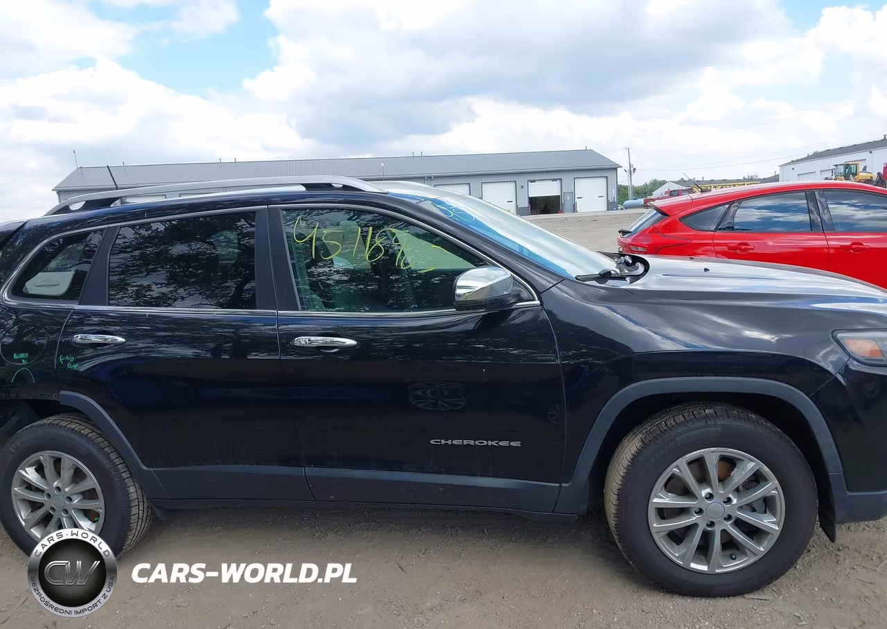 2019 Jeep Cherokee Latitude Plus 4X4 VIN:1C4PJMLX9KD271467 - 13