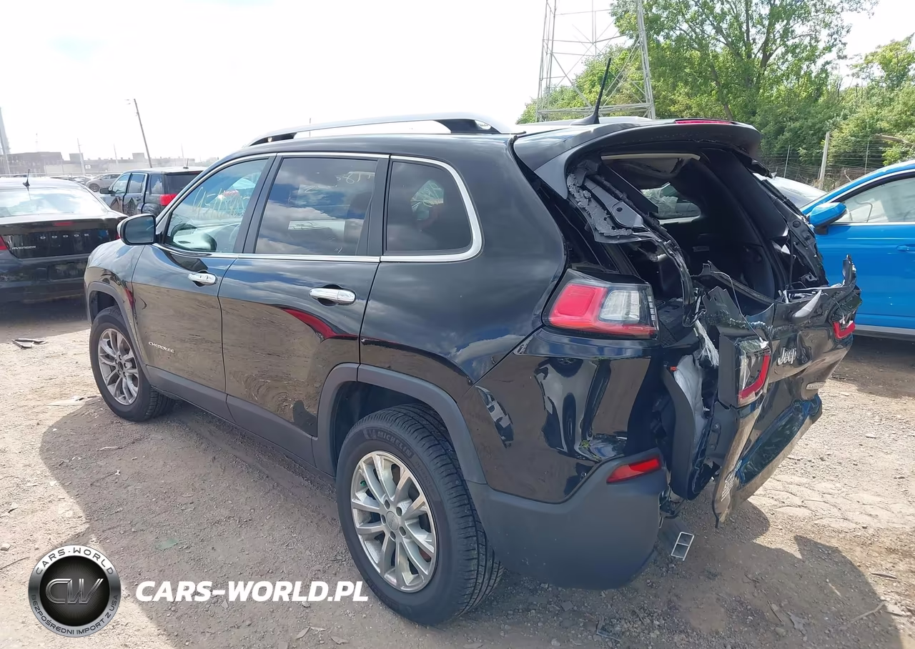 2019 Jeep Cherokee Latitude Plus 4X4 VIN:1C4PJMLX9KD271467 - 3