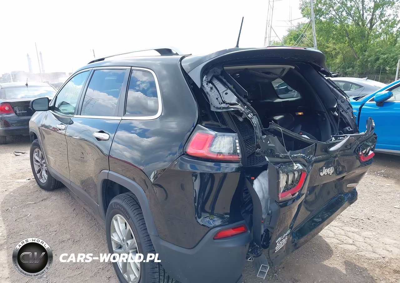 2019 Jeep Cherokee Latitude Plus 4X4 VIN:1C4PJMLX9KD271467 - 6