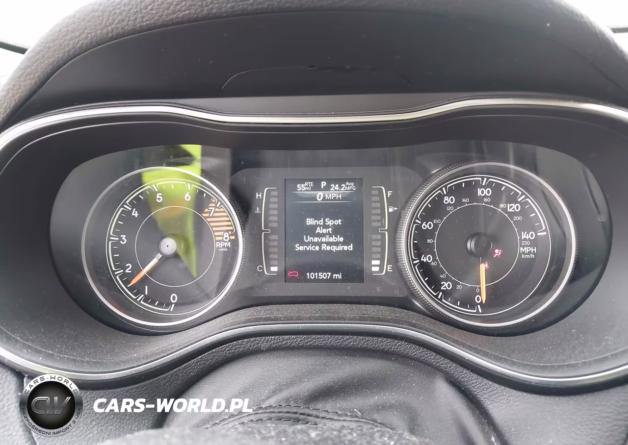 2019 Jeep Cherokee Latitude Plus 4X4 VIN:1C4PJMLX9KD271467 - 7