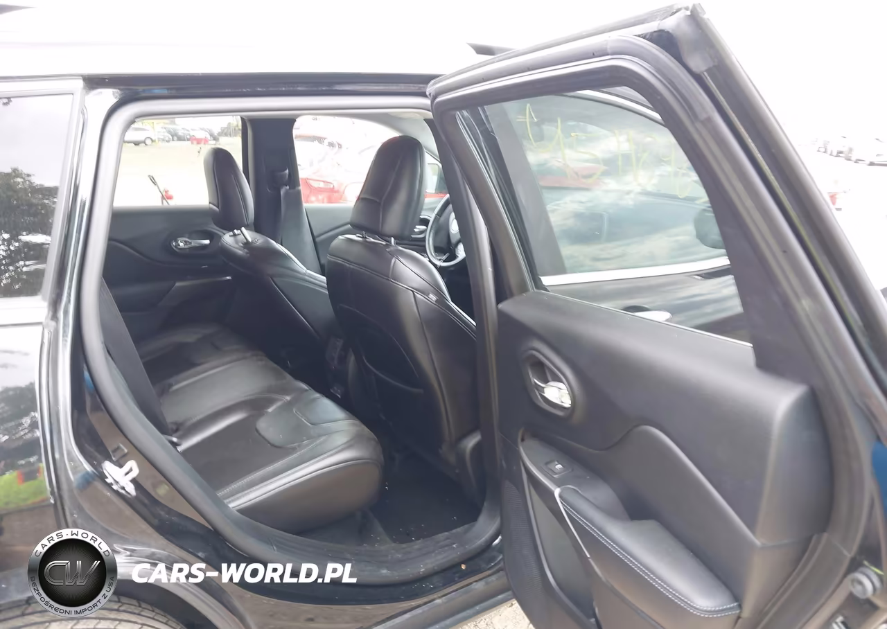 2019 Jeep Cherokee Latitude Plus 4X4 VIN:1C4PJMLX9KD271467 - 8
