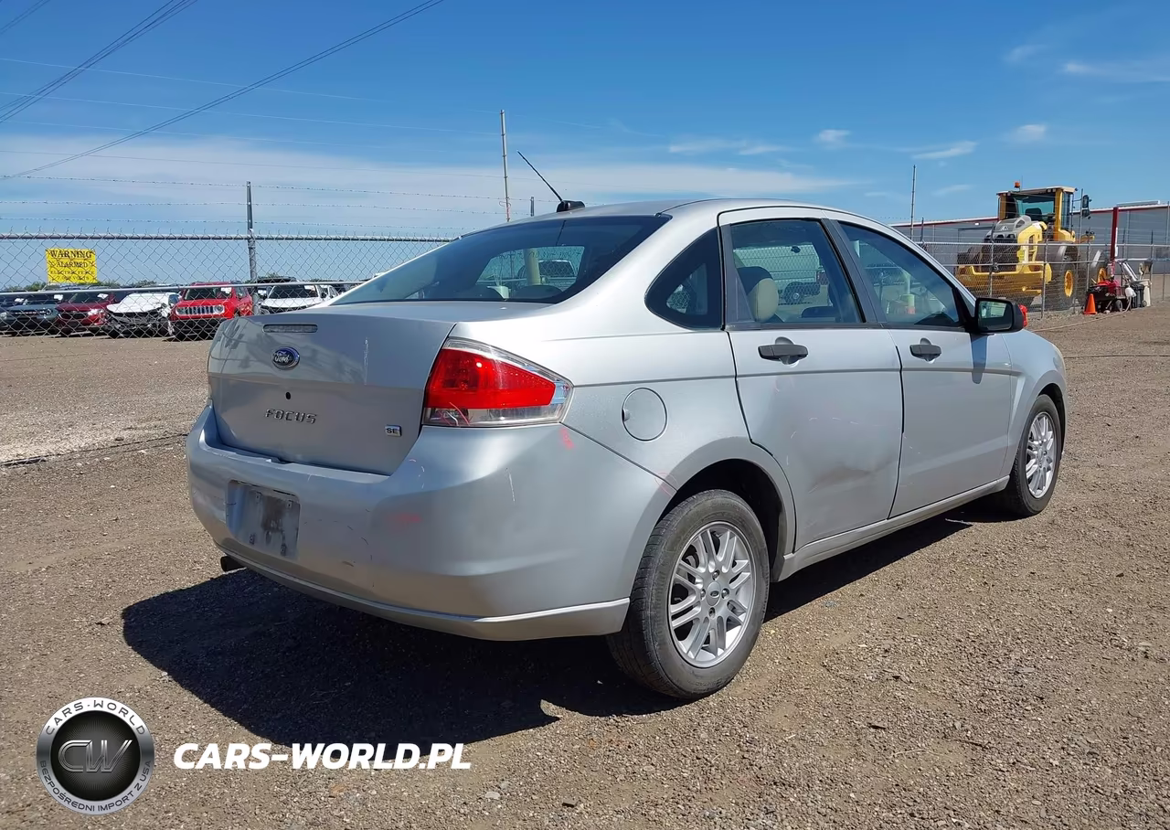 2009 Ford Focus Se VIN:1FAHP35N19W246835 - 4
