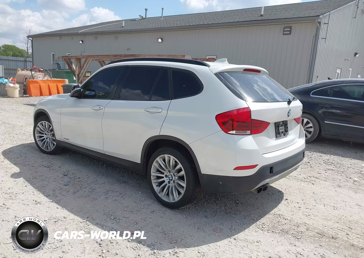 2014 BMW X1 xDrive28I VIN:WBAVL1C58EVY13636 - 3
