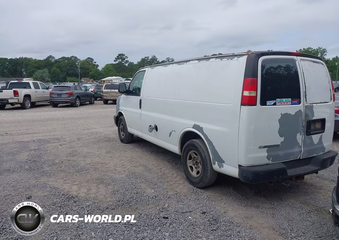 2007 Chevrolet Express Work Van VIN:1GCFG15X871126158 - 3